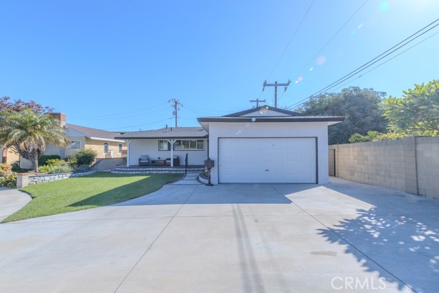 5820 Spahn Avenue, Lakewood, California 90713, 3 Bedrooms Bedrooms, ,2 BathroomsBathrooms,Single Family Residence,For Sale,Spahn,PW24219298