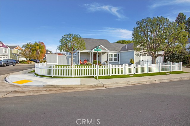 Detail Gallery Image 2 of 47 For 42 Baroness Ln, Laguna Niguel,  CA 92677 - 4 Beds | 3 Baths