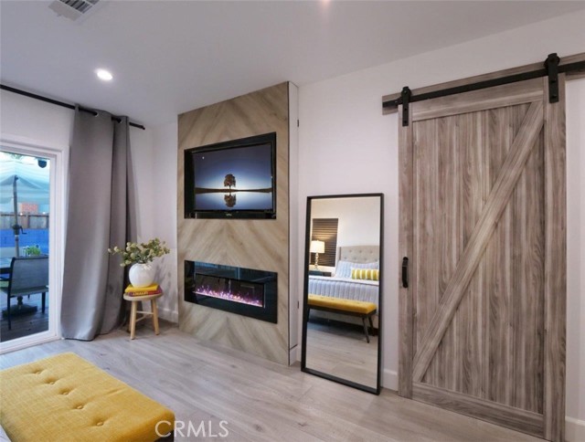 5435 W 76th Street, Los Angeles CA: https://media.crmls.org/medias/7c8b333f-a42a-4746-b17f-a01792047e66.jpg