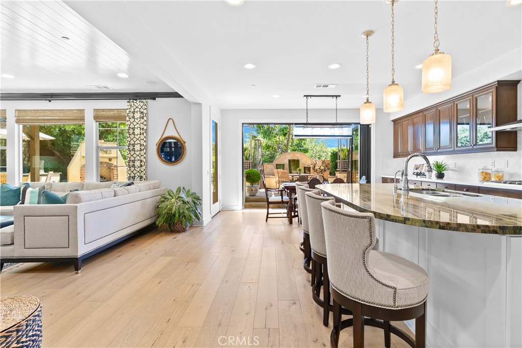 MLS #OC25195995 image #1