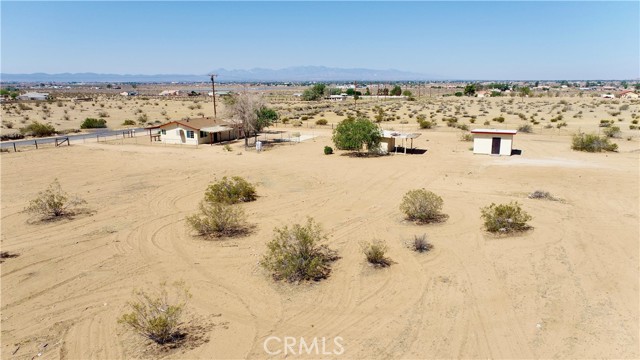 24254 Yucca Loma Road, Apple Valley CA: https://media.crmls.org/medias/7c8bfa2a-19d6-46bb-ae99-d4953a04b6d9.jpg