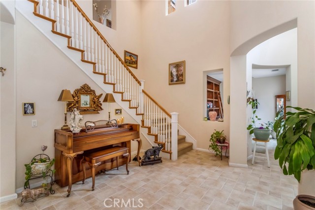 25808 Tennyson Lane, Stevenson Ranch CA: https://media.crmls.org/medias/7c8c8ced-d437-4427-b160-056a28c10a2e.jpg