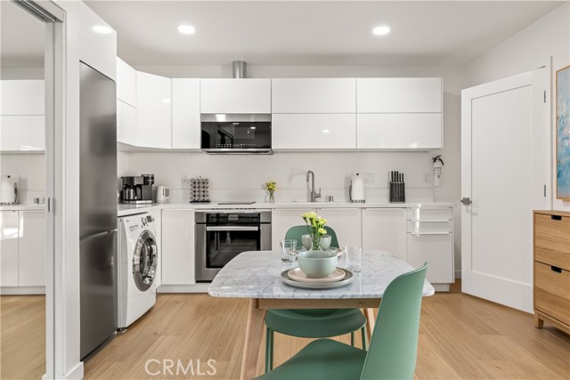 2200 Pine Avenue, Long Beach CA: https://media.crmls.org/medias/7c8cca09-5f17-49d5-aab8-6503901b7a07.jpg