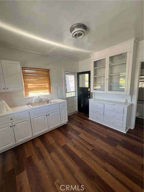 425 S Cabrillo Avenue, San Pedro CA: https://media.crmls.org/medias/7c8cdd19-a7dd-496f-984a-46157be35f9e.jpg