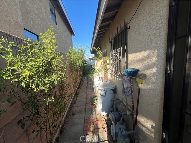 10842 Pine Street, Los Alamitos CA: https://media.crmls.org/medias/7c8d1222-a75c-430c-a895-c95678221b13.jpg
