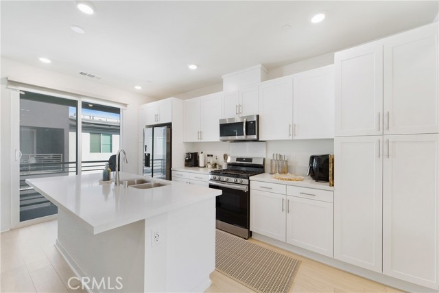 Detail Gallery Image 5 of 38 For 3640 S Allston Paseo #3,  Ontario,  CA 91761 - 1 Beds | 1/1 Baths