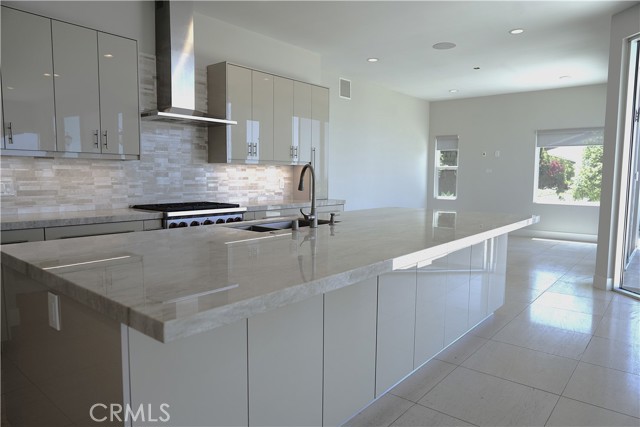 2615 Temple Hills Drive, Laguna Beach CA: https://media.crmls.org/medias/7c8d4d67-2e6e-4ca4-9068-54491208e755.jpg