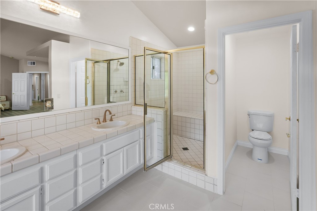 https://media.crmls.org/medias/7c8e520a-e30c-40a9-b037-02a57a283703.jpg?preset=X-Large
