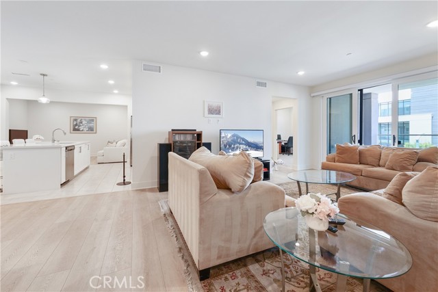 16235 Dawn Way, Tustin CA: https://media.crmls.org/medias/7c8eb061-e08e-4039-86ab-4f7f2ea41a8d.jpg