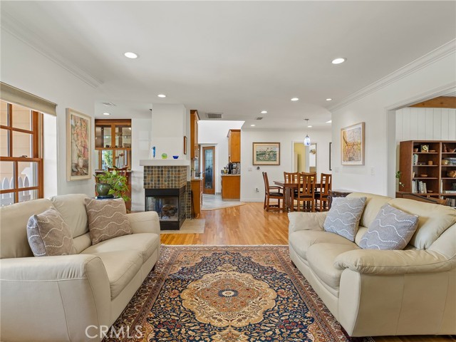 Detail Gallery Image 23 of 72 For 1012 N Sunset Canyon Dr, Burbank,  CA 91504 - 3 Beds | 2 Baths