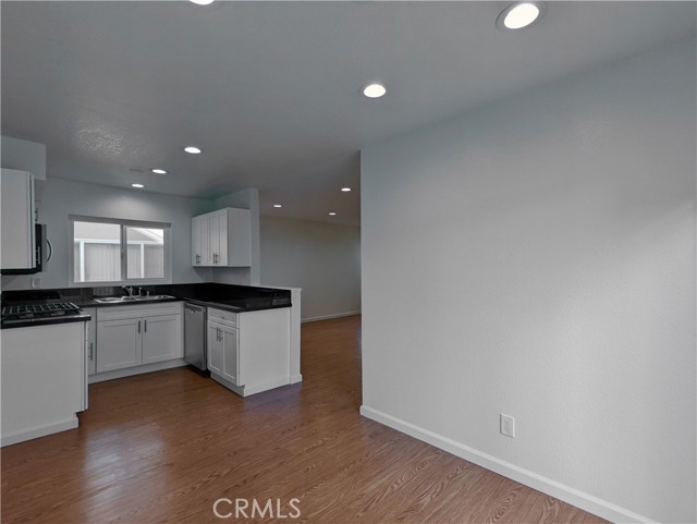1159 Linden Avenue, Glendale CA: https://media.crmls.org/medias/7c8faf6f-1ba4-4079-bdb5-12aadf26bf47.jpg