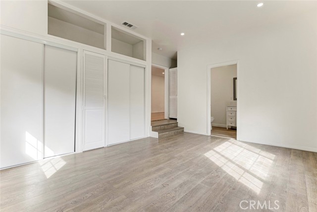 Detail Gallery Image 6 of 36 For 3055 Sycamore Ave, La Crescenta,  CA 91214 - 6 Beds | 4 Baths