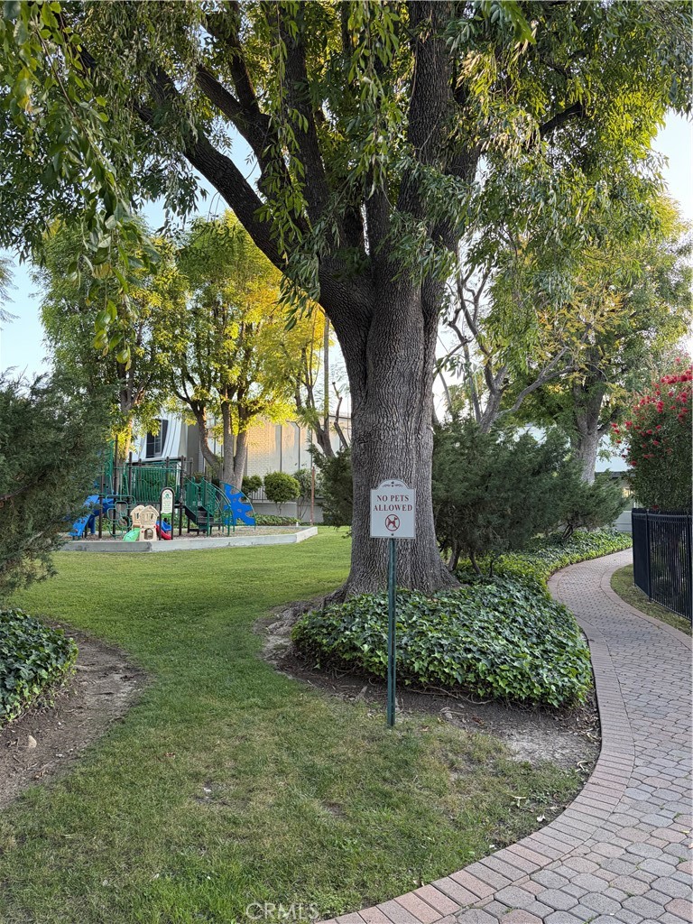 https://media.crmls.org/medias/7c8fea20-934e-4c1d-88aa-a478b27389d8.jpg?preset=X-Large