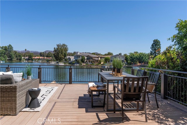 2219 Westshore Lane, Westlake Village CA: https://media.crmls.org/medias/7c90c52d-e6dd-40c2-867a-c732d6839a84.jpg