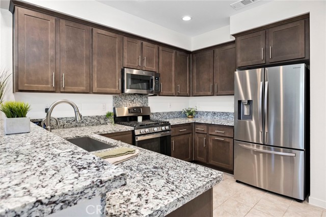 Detail Gallery Image 11 of 64 For 39315 Corvina Ln, Temecula,  CA 92591 - 3 Beds | 2/1 Baths