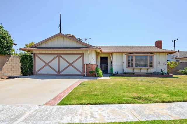 Detail Gallery Image 1 of 1 For 22612 Elm Ave, Torrance,  CA 90505 - 4 Beds | 2 Baths