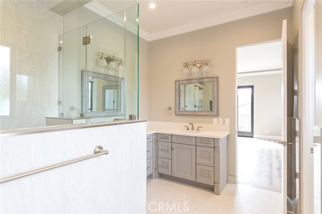 1934 Robinson Street, Redondo Beach, California 90278, 5 Bedrooms Bedrooms, ,2 BathroomsBathrooms,Residential,Sold,Robinson,SB17235587