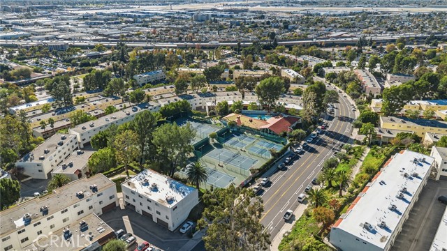 Detail Gallery Image 38 of 42 For 9502 via Salerno, Burbank,  CA 91504 - 2 Beds | 3 Baths