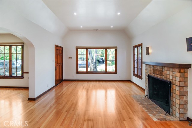 Detail Gallery Image 5 of 16 For 2538 Aiken, Los Angeles,  CA 90064 - 3 Beds | 2 Baths