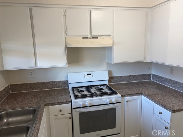 Detail Gallery Image 3 of 11 For 1209 Oxford Dr #C,  Redlands,  CA 92374 - 2 Beds | 2 Baths