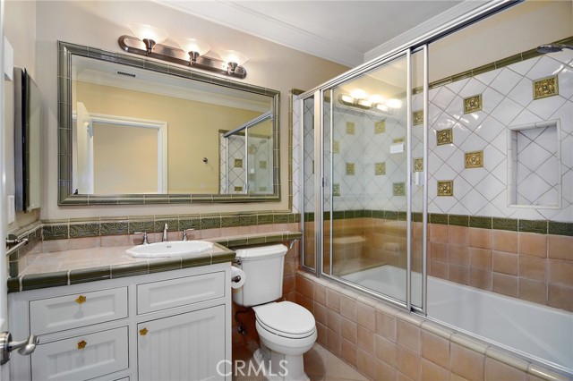 Detail Gallery Image 47 of 73 For 18933 La Montana Pl, Tarzana,  CA 91356 - 7 Beds | 6/1 Baths