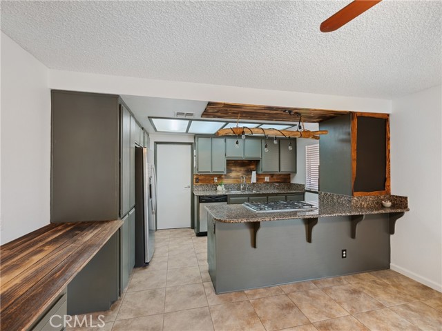 Detail Gallery Image 22 of 40 For 14005 Apple Valley Rd, Apple Valley,  CA 92307 - 3 Beds | 2 Baths