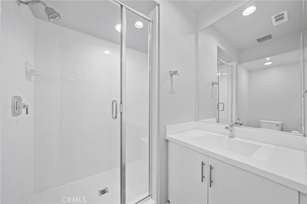 https://media.crmls.org/medias/7c971c22-1393-4eea-be54-e2ba68dcac68.jpg?preset=X-Large