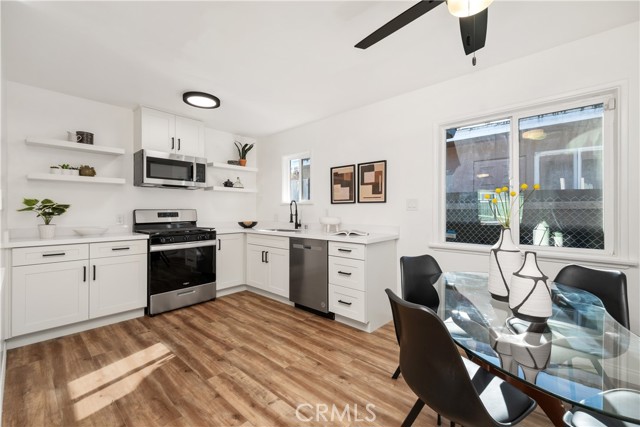 5536 Linden Avenue, Long Beach CA: https://media.crmls.org/medias/7c984657-29d4-40bd-9c8d-678663a4b187.jpg