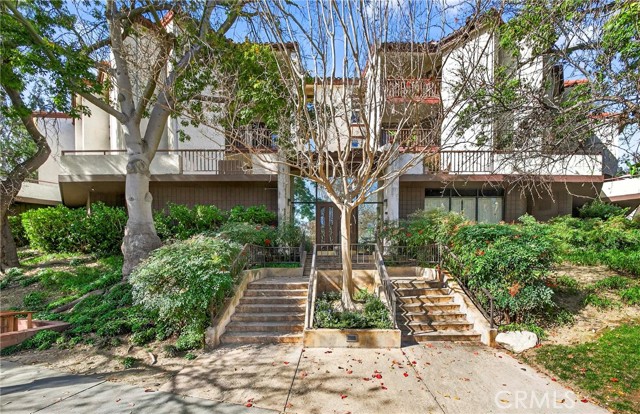 Detail Gallery Image 5 of 45 For 4210 via Arbolada #220,  Los Angeles,  CA 90042 - 2 Beds | 2 Baths