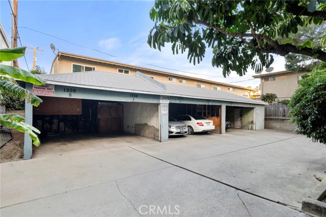 1608 Grismer Avenue, Burbank CA: https://media.crmls.org/medias/7c98b0f1-cfa3-4257-ad99-4b221ba1c27c.jpg