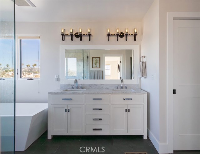 Detail Gallery Image 23 of 43 For 314 Dahlia, Corona Del Mar,  CA 92625 - 3 Beds | 3 Baths