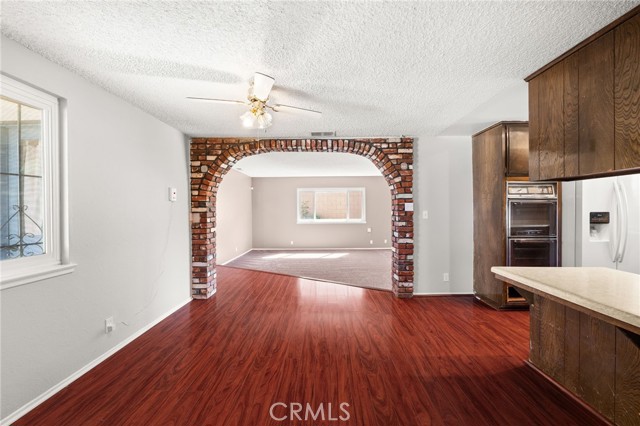 Detail Gallery Image 8 of 32 For 5968 Robinson, Riverside,  CA 92503 - 3 Beds | 2 Baths