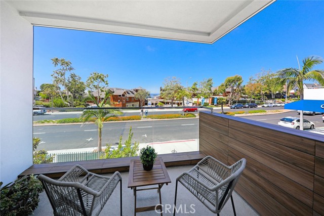 Detail Gallery Image 17 of 25 For 3918 E Coast Highway, Corona Del Mar,  CA 92625 - 3 Beds | 2/1 Baths