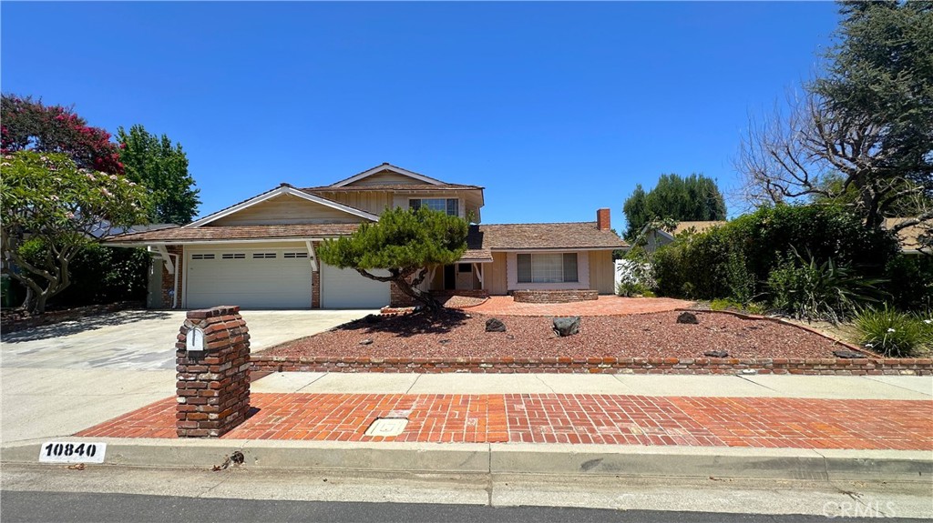 10840 Sylvia Avenue