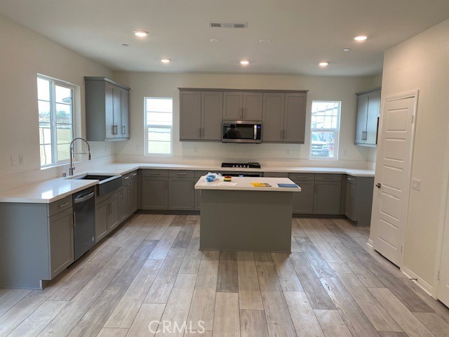 17047 Zion Drive, Canyon Country CA: https://media.crmls.org/medias/7c99edab-7b36-4ce8-89dc-b9132c540b11.jpg