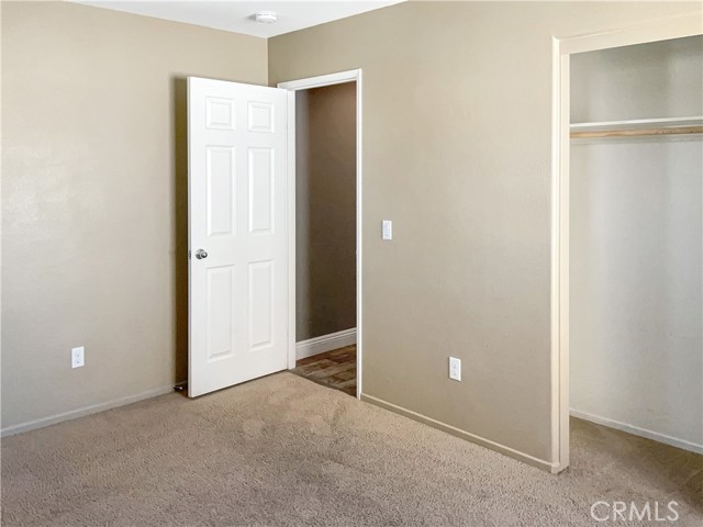 Detail Gallery Image 4 of 22 For 11575 Crest Dr, Adelanto,  CA 92301 - 3 Beds | 2 Baths