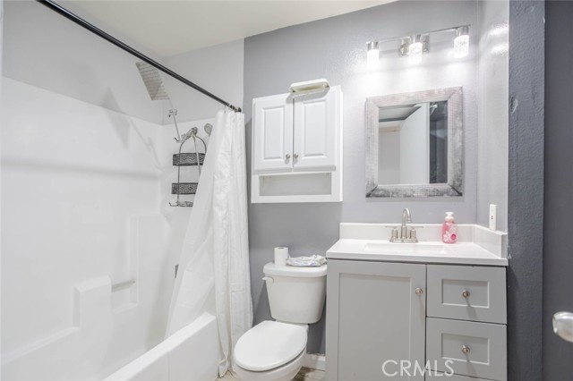 Detail Gallery Image 19 of 23 For 18015 Sundowner Way #647,  Canyon Country,  CA 91387 - 3 Beds | 2 Baths