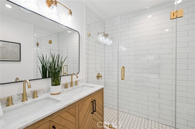 23509 Community Street, West Hills CA: https://media.crmls.org/medias/7c9d3500-a586-41d1-aaea-588ccca20994.jpg