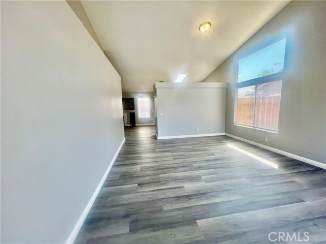 13633 Bentwood Street, Hesperia CA: https://media.crmls.org/medias/7c9d4180-57c9-4a6f-801d-7a2333d16246.jpg