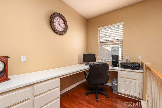 Detail Gallery Image 10 of 21 For 27635 Elkwood Ln, Castaic,  CA 91384 - 4 Beds | 2/1 Baths