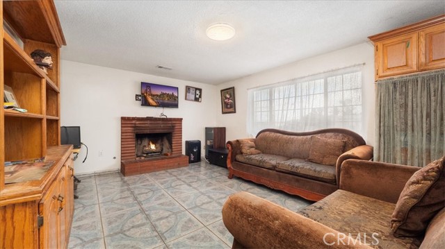 Detail Gallery Image 5 of 36 For 28029 Reservoir Ave, Nuevo,  CA 92567 - 3 Beds | 2 Baths