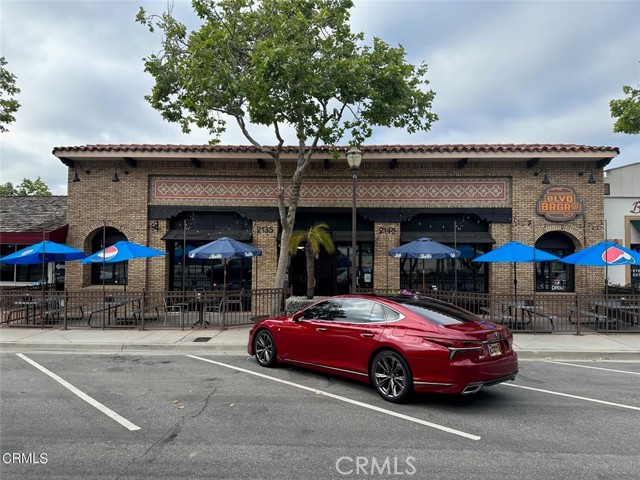 2135 Ventura Boulevard photo 2