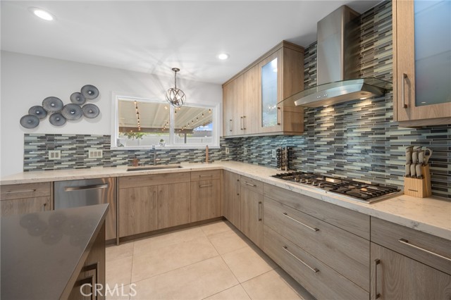 Detail Gallery Image 8 of 30 For 7844 Allott Ave, Panorama City,  CA 91402 - 3 Beds | 2 Baths