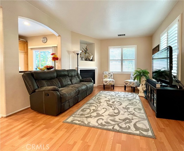 Detail Gallery Image 3 of 17 For 52 Danbury Ln, Irvine,  CA 92618 - 3 Beds | 2/1 Baths