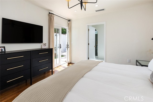 Detail Gallery Image 18 of 25 For 3027 Oakhurst Ave, Los Angeles,  CA 90034 - 3 Beds | 2/1 Baths