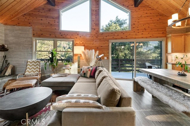 Detail Gallery Image 7 of 35 For 1021 Berne Dr, Crestline,  CA 92325 - 4 Beds | 3 Baths