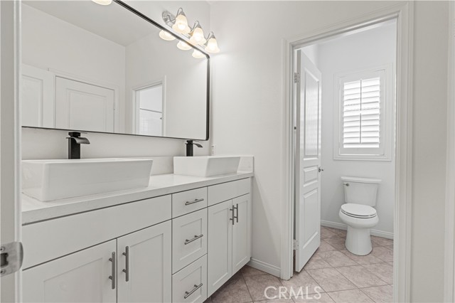 16087 Apricot Ave, Chino CA: https://media.crmls.org/medias/7c9f4a7c-e5de-4c21-946f-e8e3526b745e.jpg