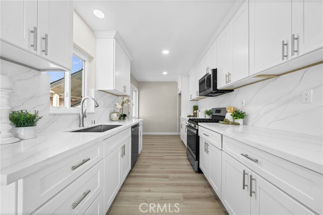 Detail Gallery Image 10 of 47 For 922 E Edgecomb, Covina,  CA 91724 - 5 Beds | 2 Baths