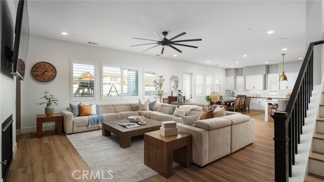 17042 Meteor Way, Riverside CA: https://media.crmls.org/medias/7ca0e475-80d5-45dc-ace4-5f8aba38cb22.jpg