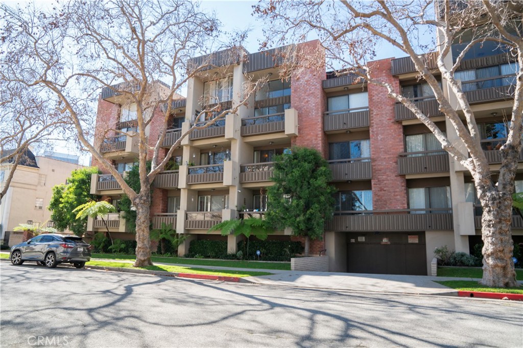 141 S Linden Drive #203